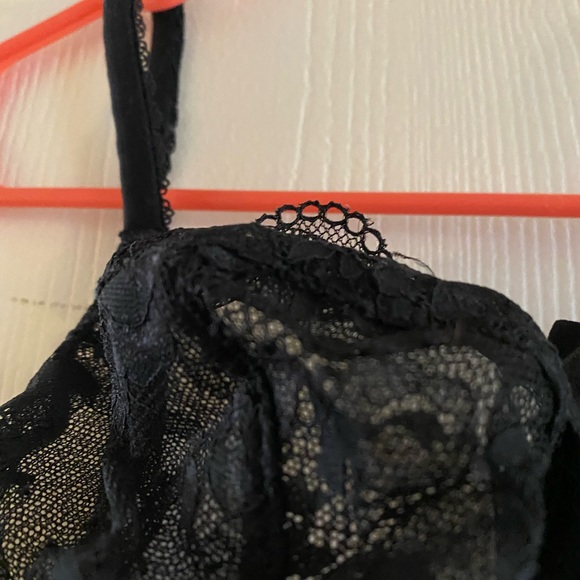 Unlined VS Bra - Picture 3 of 5